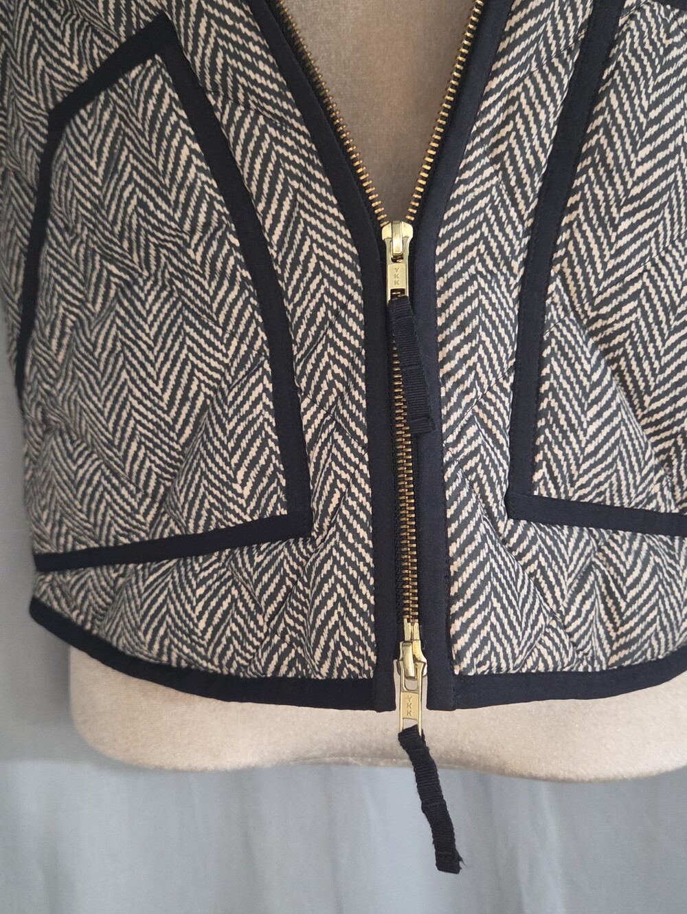 J Crew Womens Puffer Vest XS Black And White - Picture 3 of 6